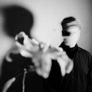 « DORMIR DEBOUT » : MATT MOLN BETWEEN DREAM AND REALITY