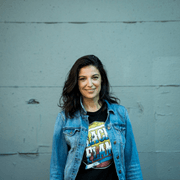 SARA DUFOUR REJOINT LA GRANDE FAMILLE DE COYOTE RECORDS ET DÉVOILE UN RIGODON DU TEMPS DES FÊTES